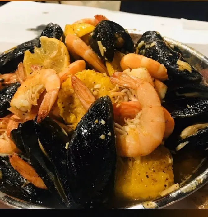 Crab Island Cajun Seafood & Bar Picture 9