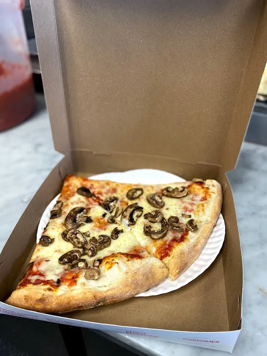 Villa Roma Pizzeria & Deli Picture 2