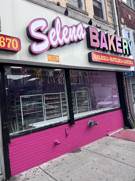 Selena Bakery Picture 5