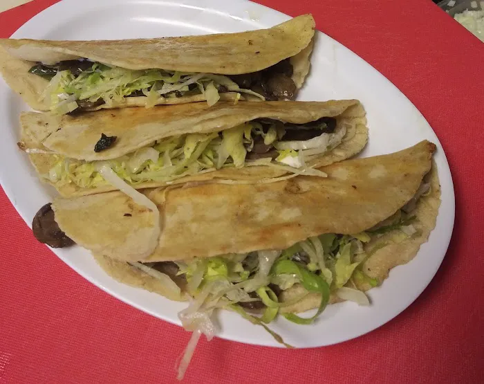 Los Carretos Deli, Actualmente Sazón Mexicano Picture 3