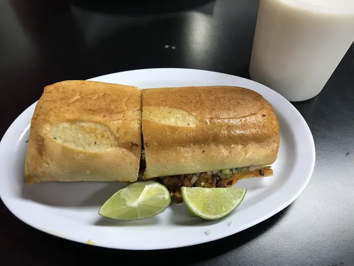 Los Carretos Deli, Actualmente Sazón Mexicano Picture 1
