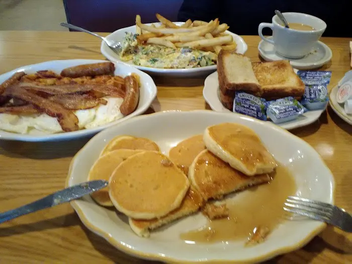 Oasis Diner Picture 6