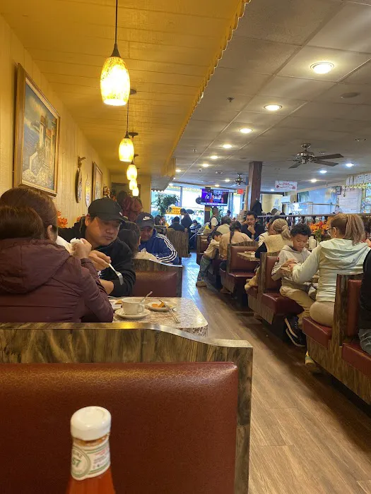 Oasis Diner Picture 10