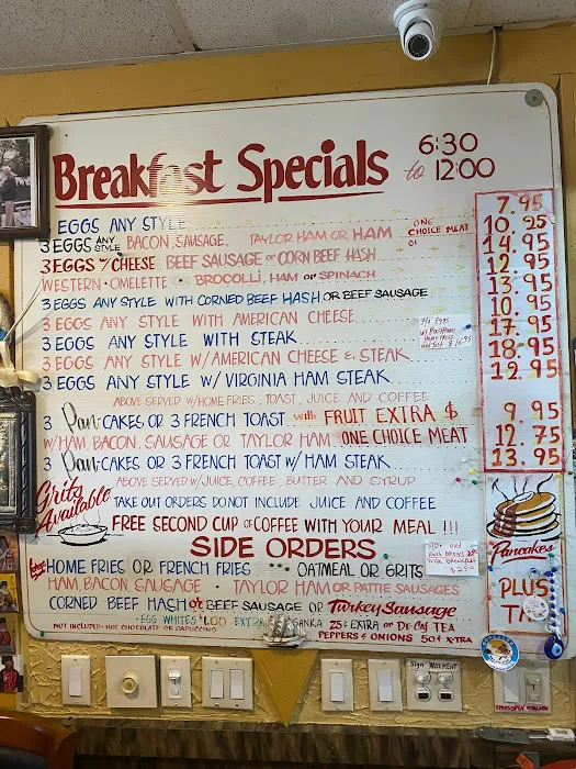 Oasis Diner Picture 9