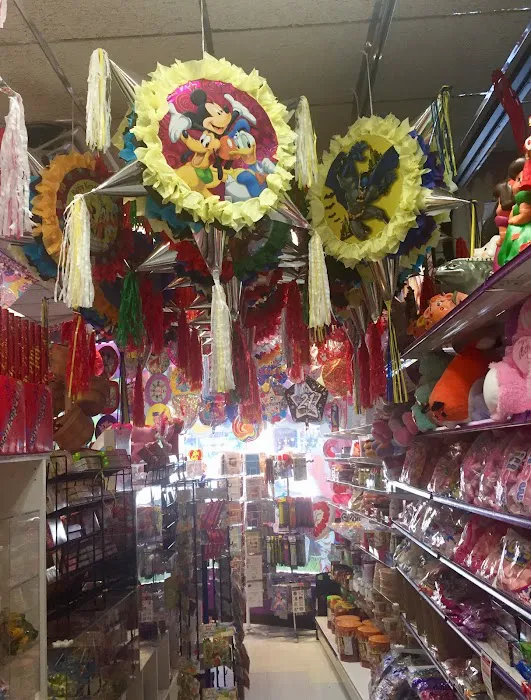 3Reyes Dulcelandia llc Picture 2