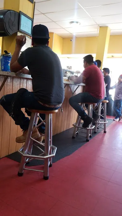 Adjuntas Restaurant Picture 2