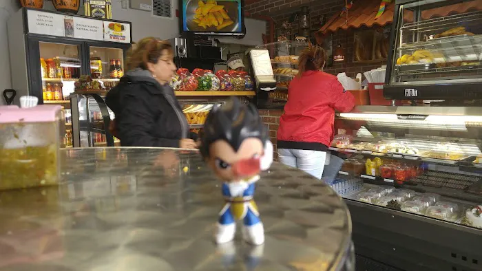 Los Paisas Bakery Picture 2