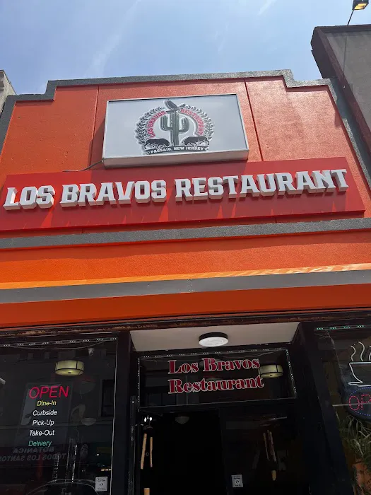 Los Bravos Restaurant Picture 3