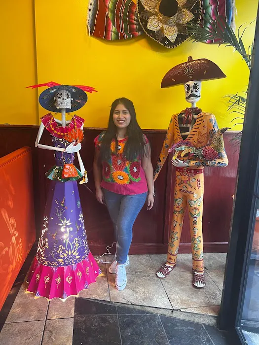 Los Bravos Restaurant Picture 8