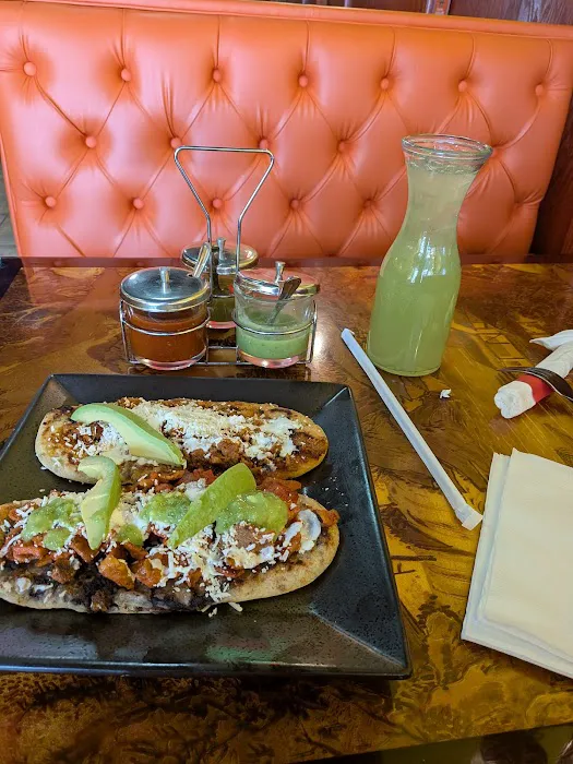Los Bravos Restaurant Picture 5