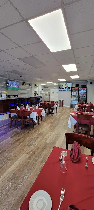 El Paraiso Restaurante & Pupuseria Picture 4