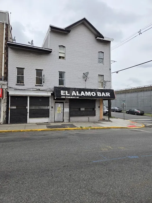 El Alamo Bar Picture 5