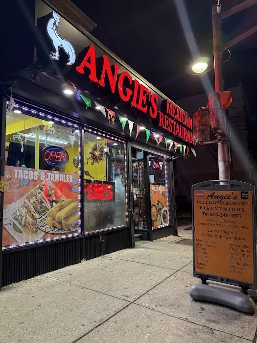 Angies Deli & Restaurant Picture 8