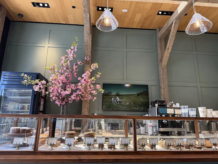 Youngs Farm Cafe at Hirshleifers Picture 8