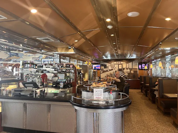 Landmark Diner Picture 2