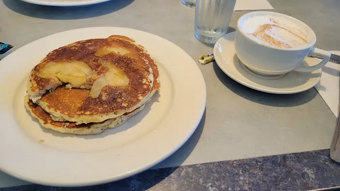 Landmark Diner Picture 5