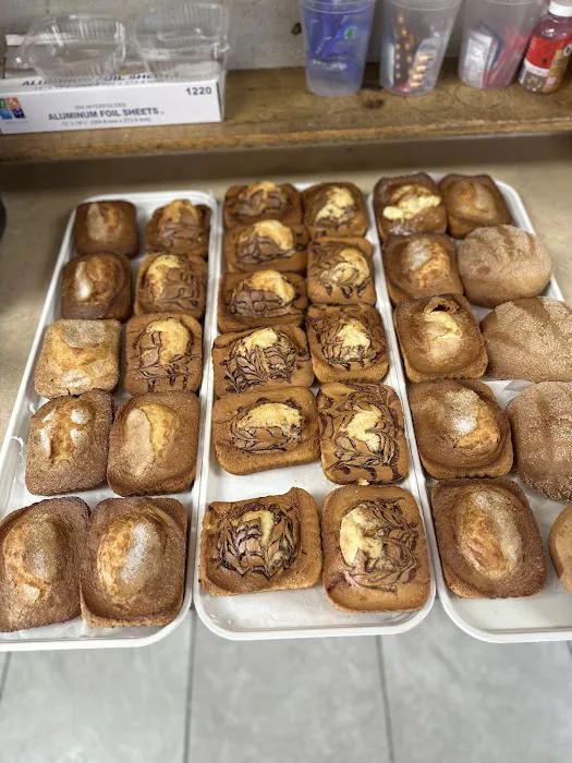 Mineola deli and bakery Picture 2