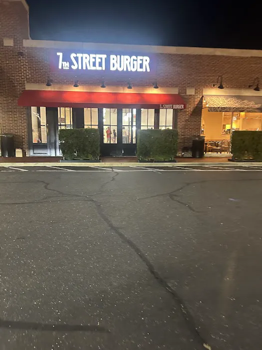 7th Street Burger Mineola Picture 5