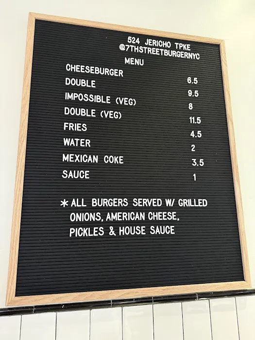 7th Street Burger Mineola Picture 6