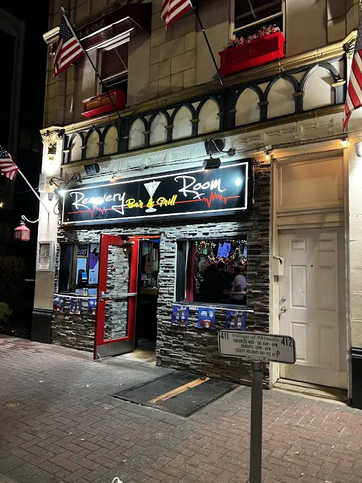 Recovery Room Bar & Grill Picture 2