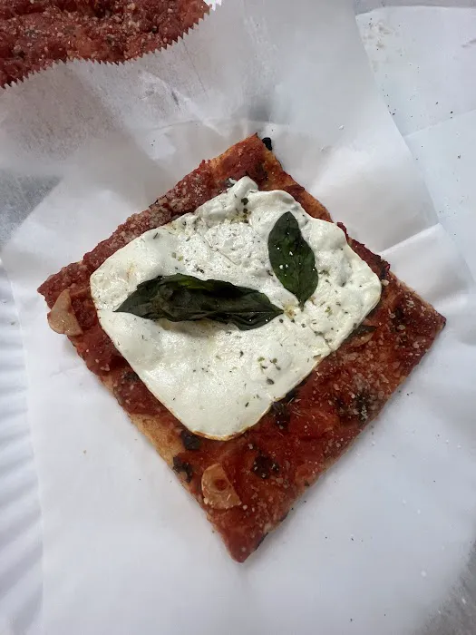 Gus's Pizzeria Picture 1