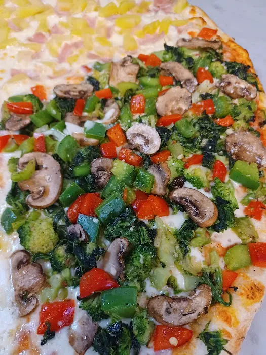 Gus's Pizzeria Picture 8