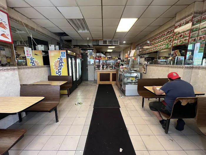 Gus's Pizzeria Picture 3