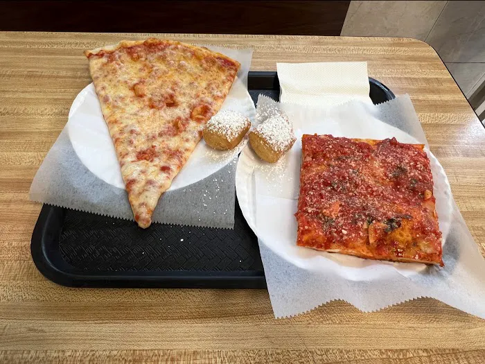 Gus's Pizzeria Picture 7