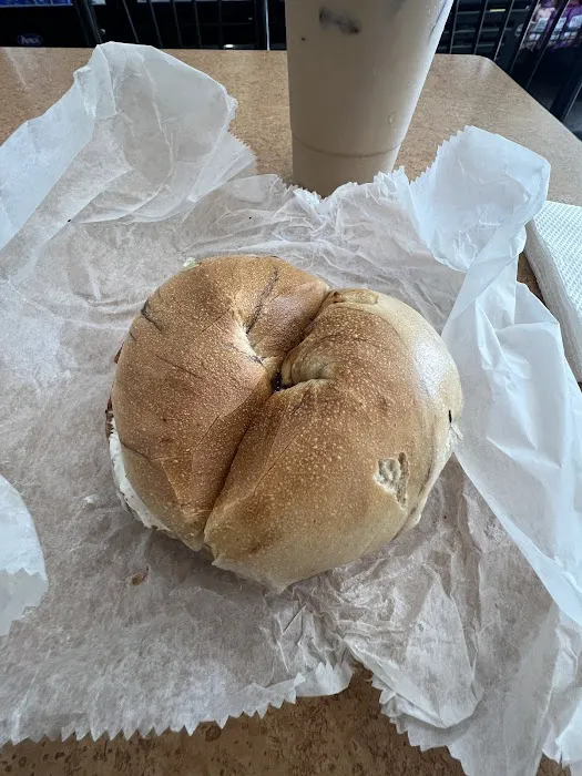 Santiago's Deli&Bagels Inc Picture 2