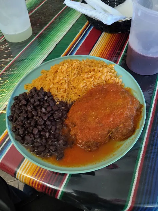 El Mana Deli & Grocery Picture 2