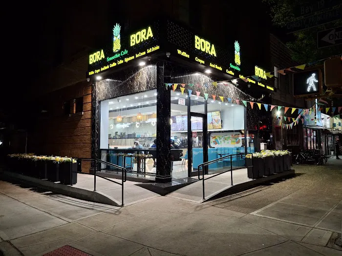 Bora Bora Smoothie Cafe - Bath Ave Picture 1