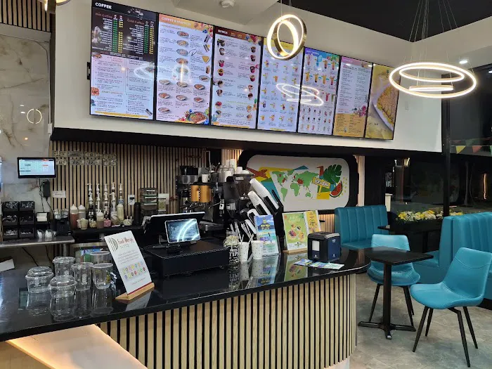 Bora Bora Smoothie Cafe - Bath Ave Picture 6