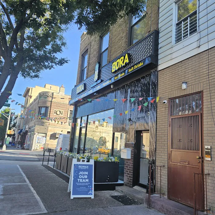 Bora Bora Smoothie Cafe - Bath Ave Picture 10