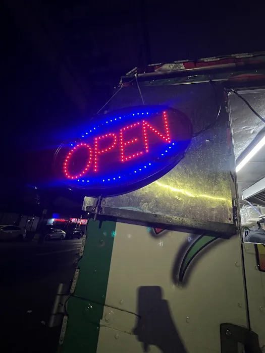 Tacos el gallo rey Mexican food truck Picture 6