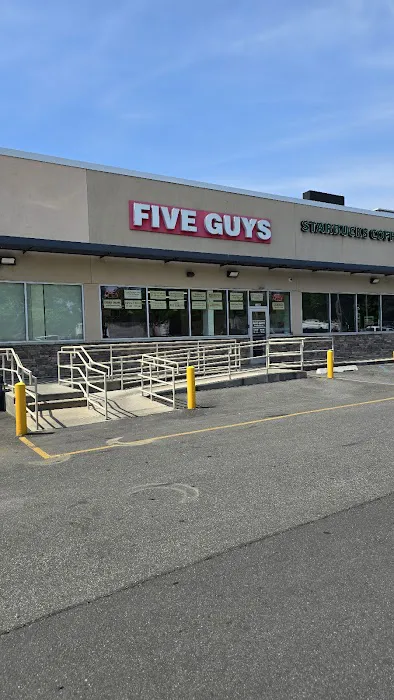 Five Guys Picture 6