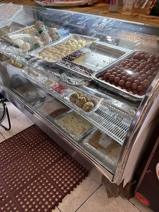 Baadshah 786 Restaurant & Sweets Picture 6