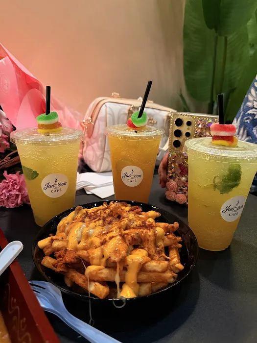 Janooon Cafe Picture 9