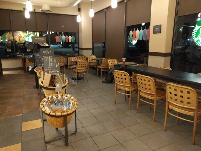 Starbucks Picture 9