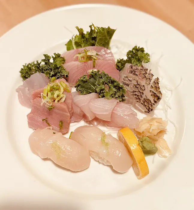 Mikado sushi restaurant Picture 2