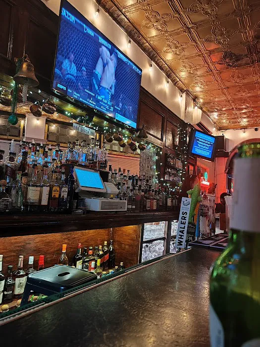 Broadway Tavern (Dawn) Picture 7