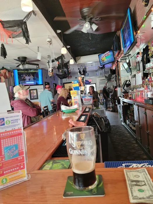 1762 Broadway Lounge Picture 3