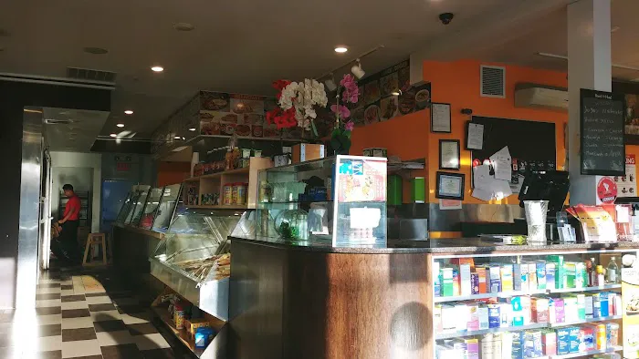 La Familia Deli & Grill Picture 5