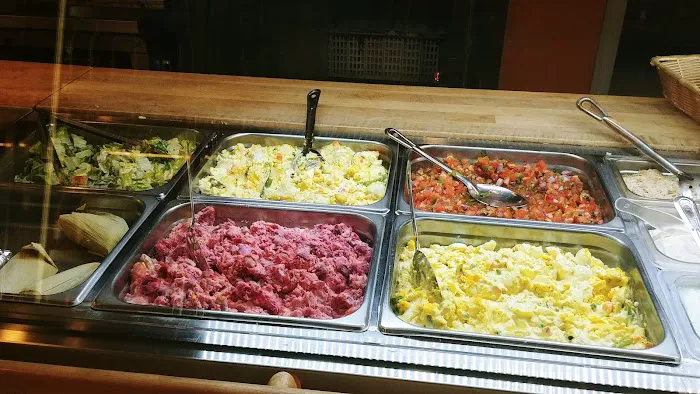 La Familia Deli & Grill Picture 6