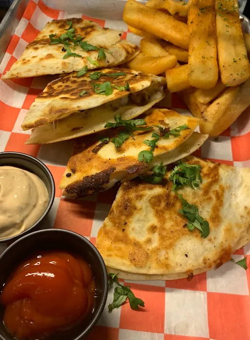 TrYSeafood Bar & Grill Picture 2