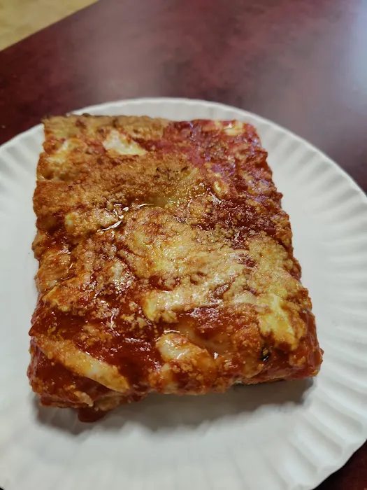 Lia's Pizzeria - Franklin Square Picture 3