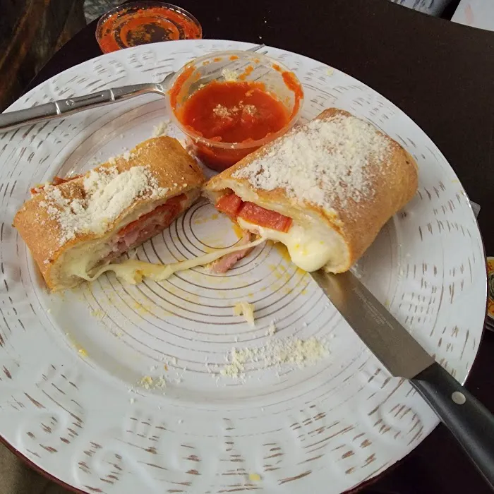Lia's Pizzeria - Franklin Square Picture 4
