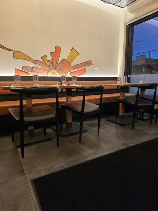 Crave! Woodmere Picture 3