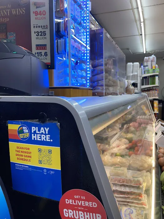 Middle Store Deli & Grocery Picture 10