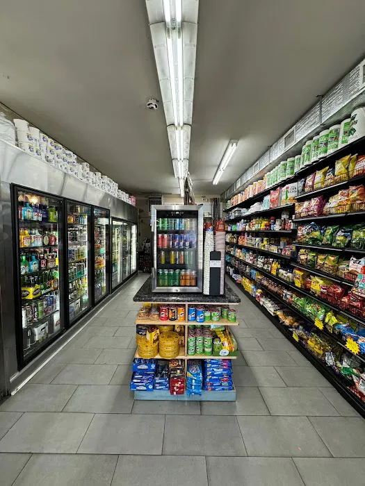 Lakeview Deli and Grill Picture 4