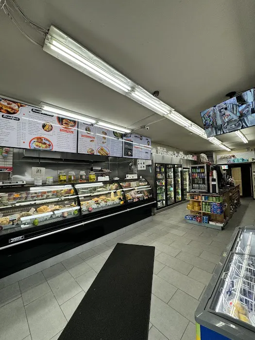 Lakeview Deli and Grill Picture 9